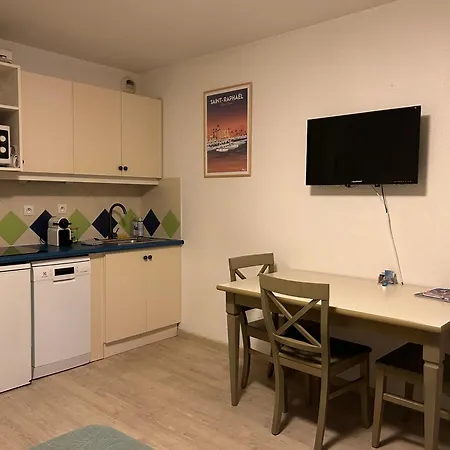 Domaine Valescure Vue Piscine Ou Pinede - Wifi Apartamento *