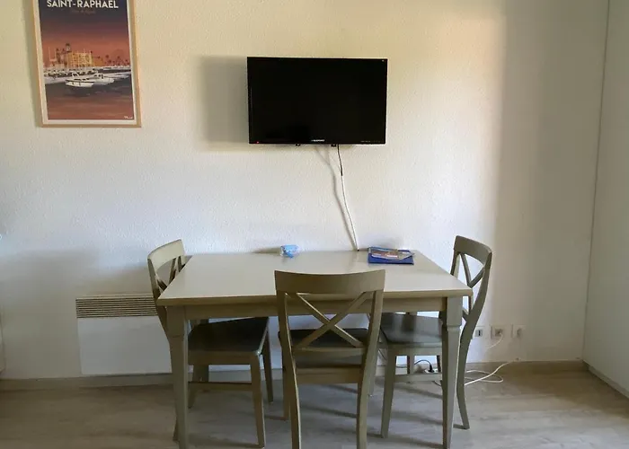 Appartamento Domaine Valescure Vue Piscine Ou Pinede - Wifi *